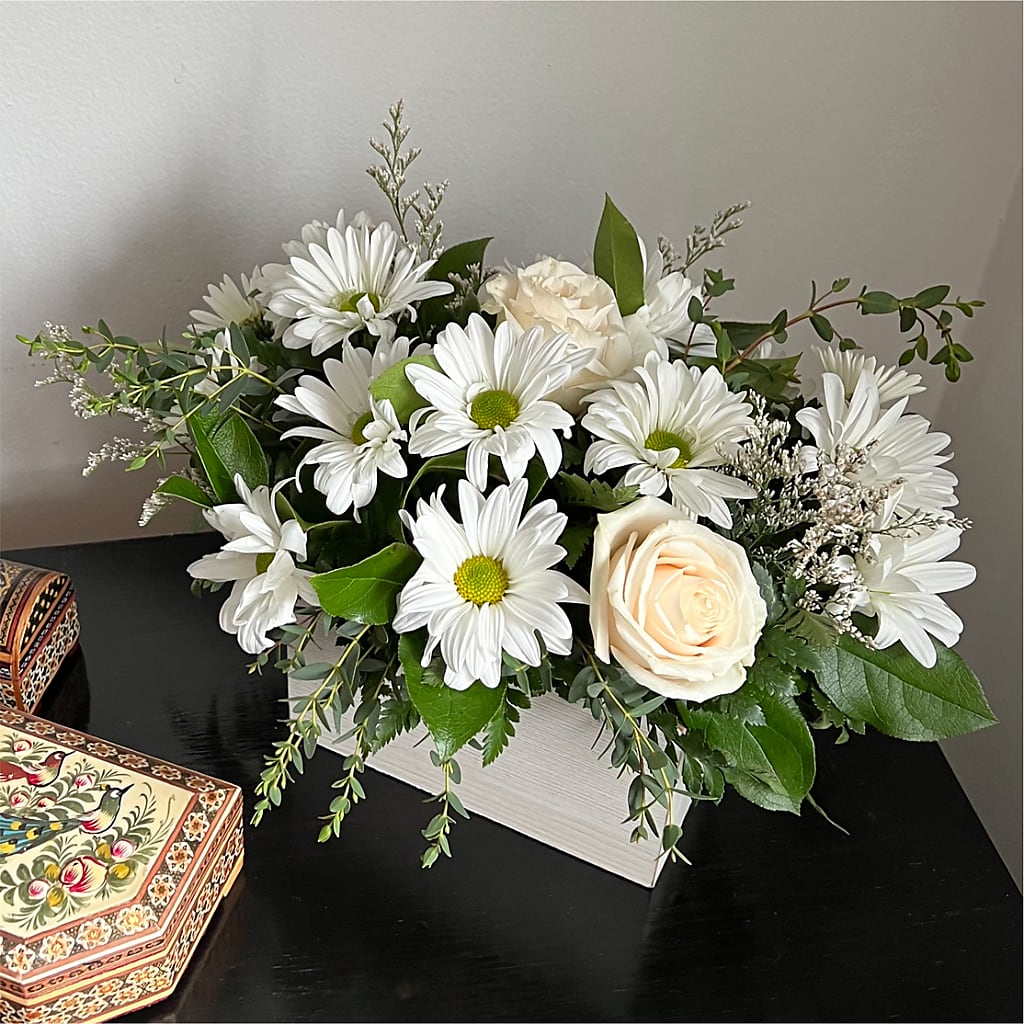 Fresh Linen Box Bouquet – D'FLOR FLOWERS AND GIFTS SHOP INC, San Juan PR