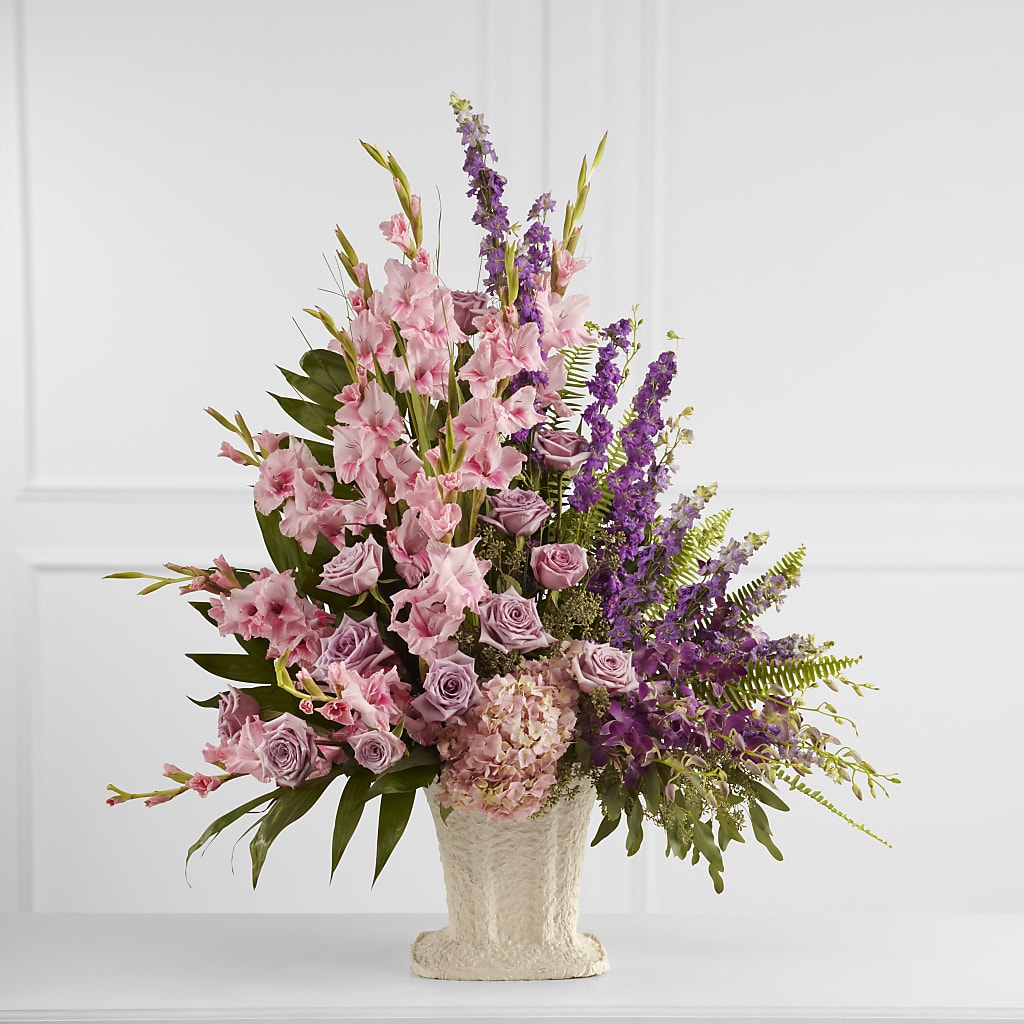 Flowing Garden Arrangement – D'FLOR FLOWERS BOUTIQUE, San Juan PR