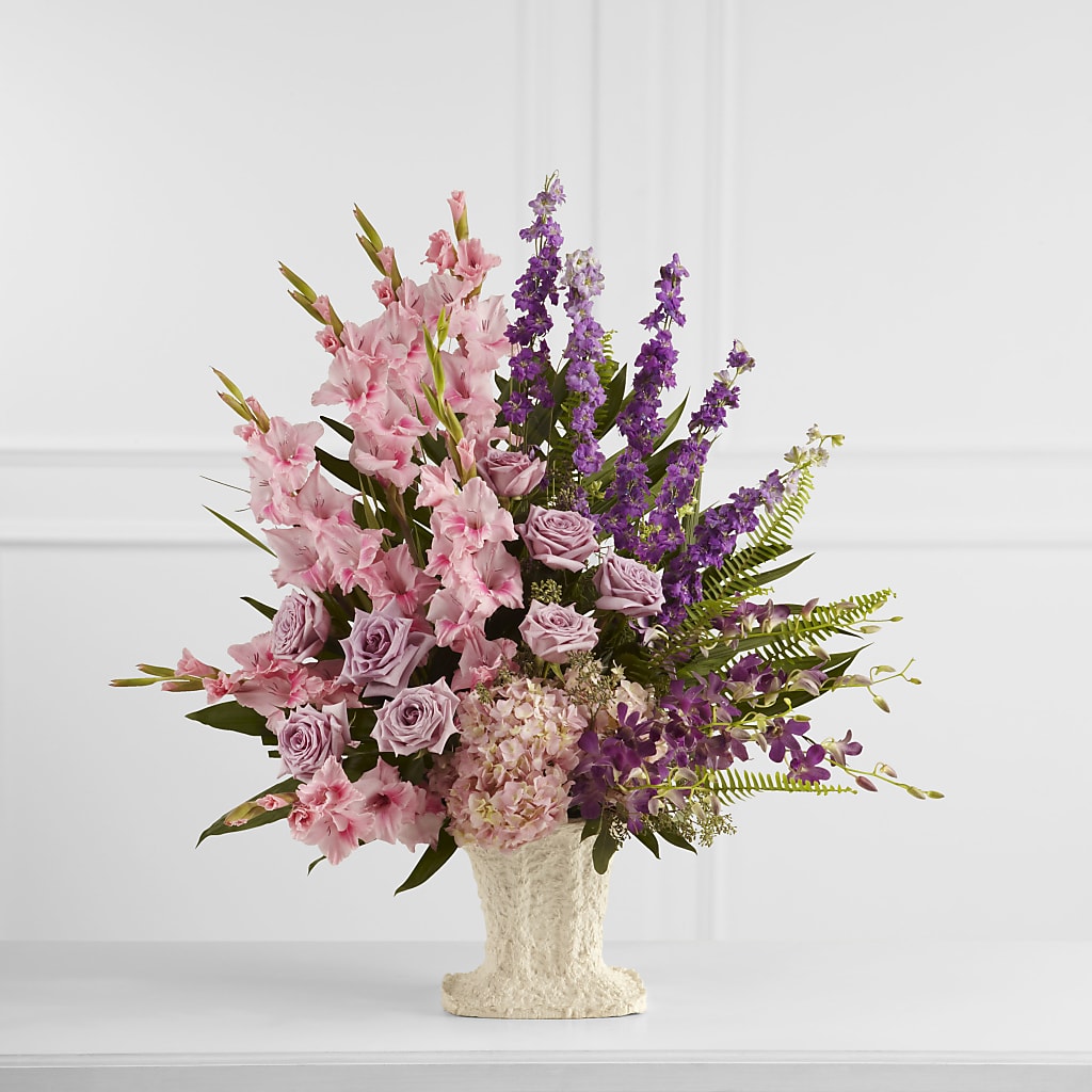 Flowing Garden Arrangement – D'FLOR FLOWERS BOUTIQUE, San Juan PR