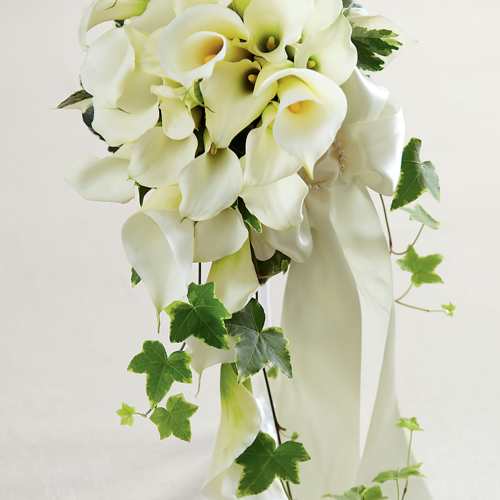 White Chapel Bouquet – D'FLOR FLOWERS BOUTIQUE, San Juan PR