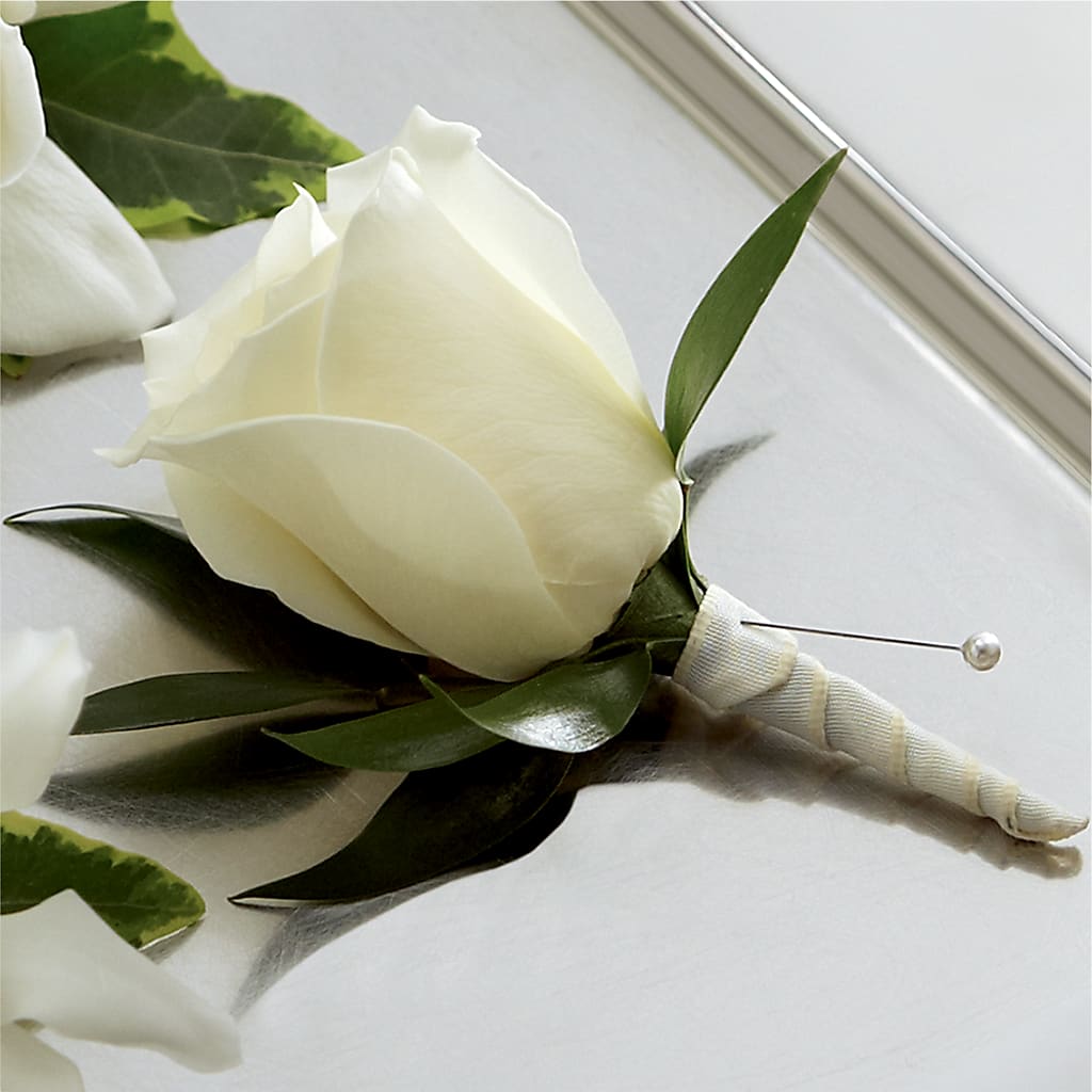 White Rose Boutonniere – D'FLOR FLOWERS BOUTIQUE, San Juan PR