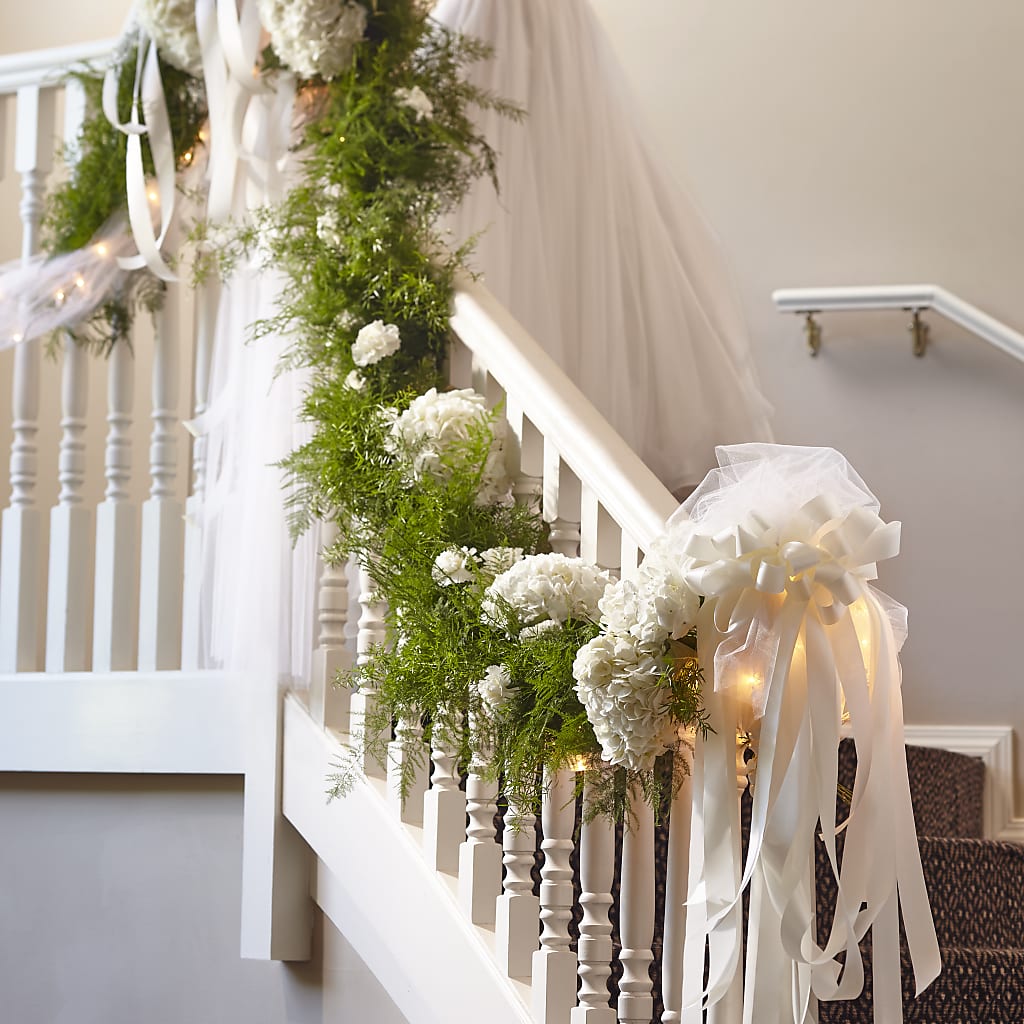 Champagne Dreams Garland – D'FLOR FLOWERS BOUTIQUE, San Juan PR