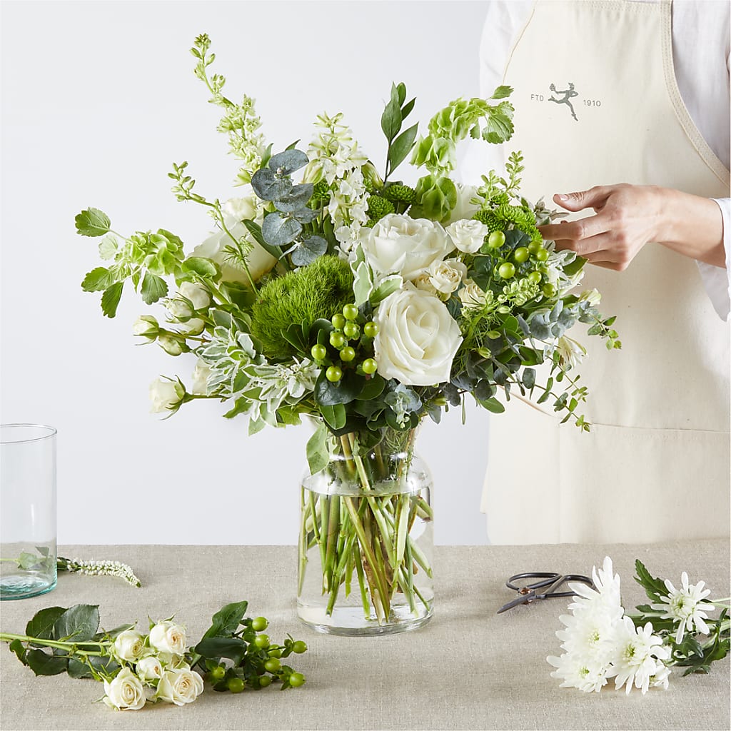 Irish Garden - A Florist Original – D'FLOR FLOWERS AND GIFTS SHOP INC, San Juan PR