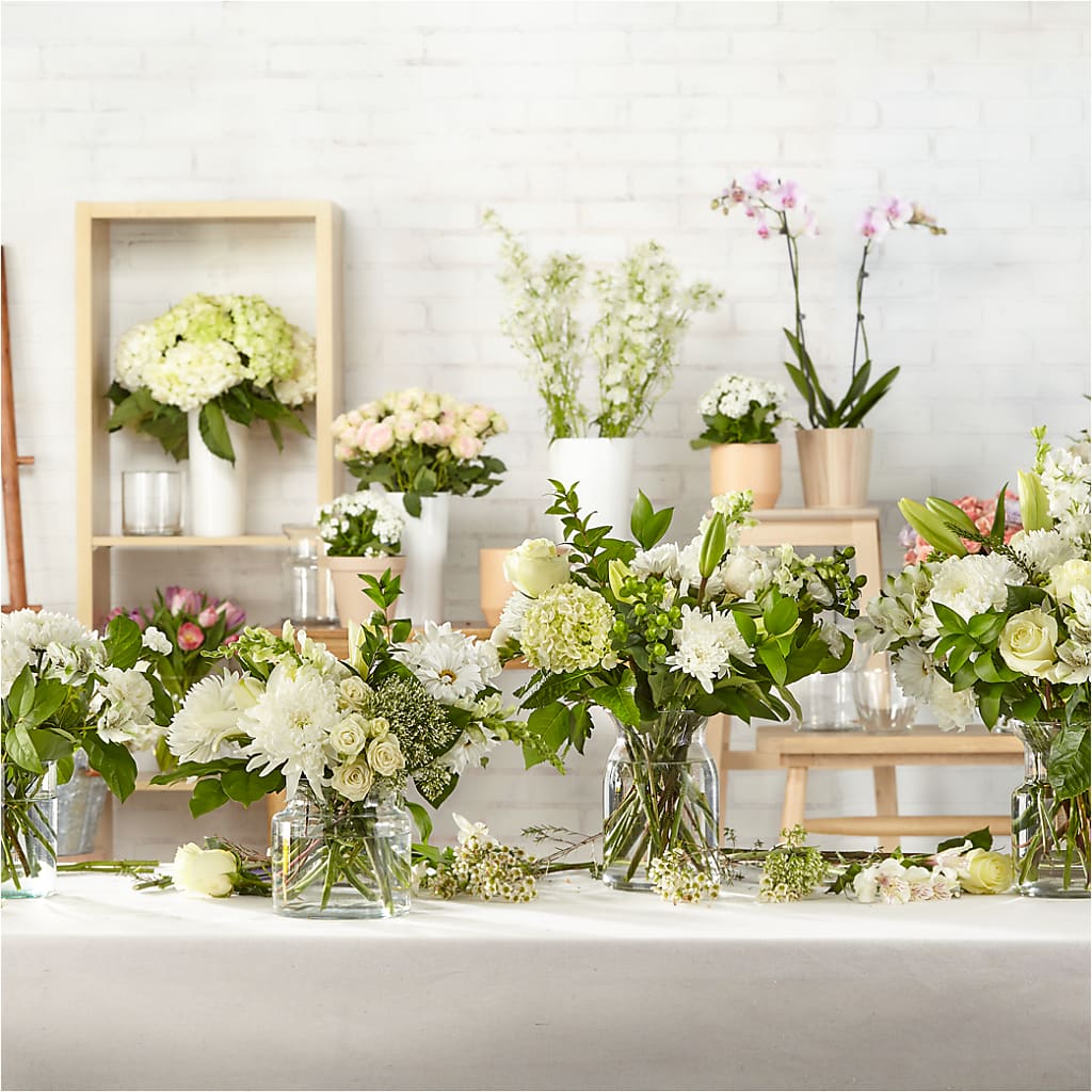 Classic Ivory – A Florist Original – D'FLOR FLOWERS AND GIFTS SHOP INC, San Juan PR