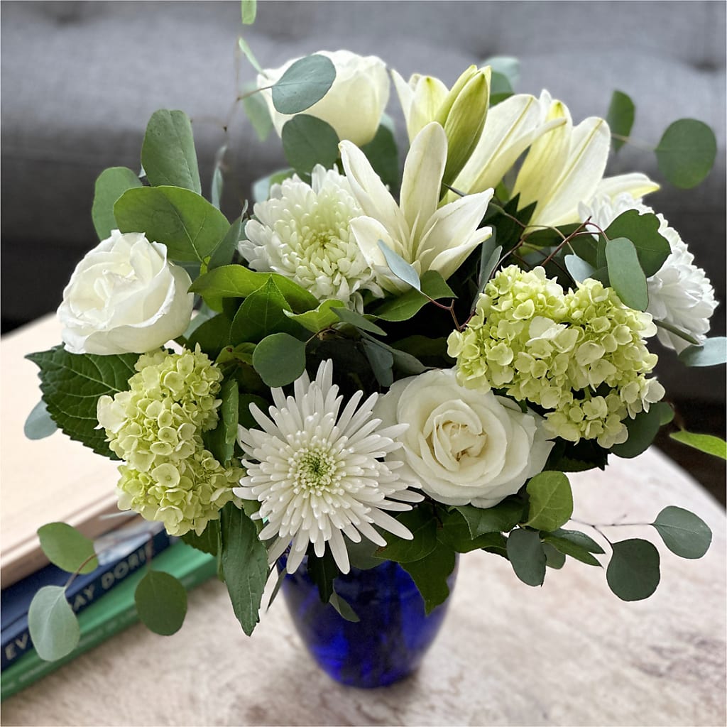 Snowy Dreams Bouquet – D'FLOR FLOWERS AND GIFTS SHOP INC, San Juan PR