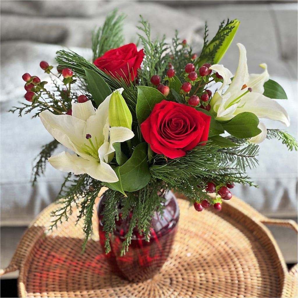 Evergreen Delight Bouquet – D'FLOR FLOWERS AND GIFTS SHOP INC, San Juan PR