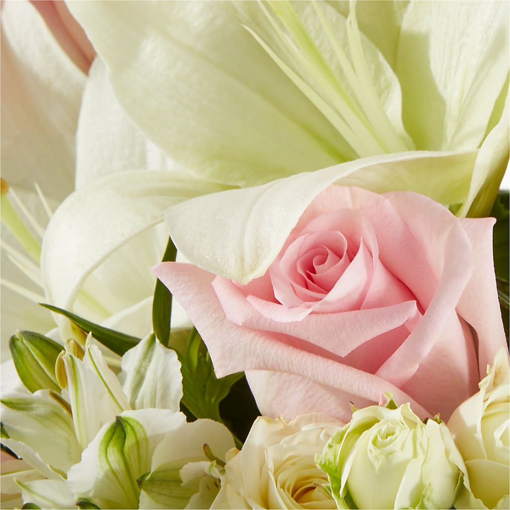 Kindhearted Bouquet – D'FLOR FLOWERS AND GIFTS SHOP INC, San Juan PR