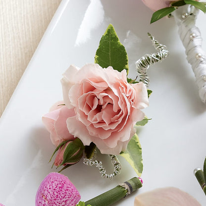 Pink Spray Rose Boutonniere – D'FLOR FLOWERS BOUTIQUE, San Juan PR
